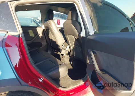 2024 Tesla Model Y Long Range Dual Motor All-Wheel Drive из США, поврежденный, VIN 7SAYGDEE8RA232743